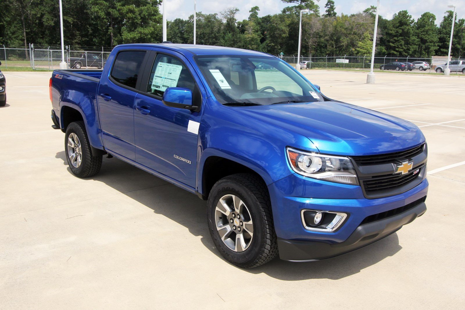 new-2020-chevrolet-colorado-2wd-z71-crew-cab-pickup-in-humble-02060087